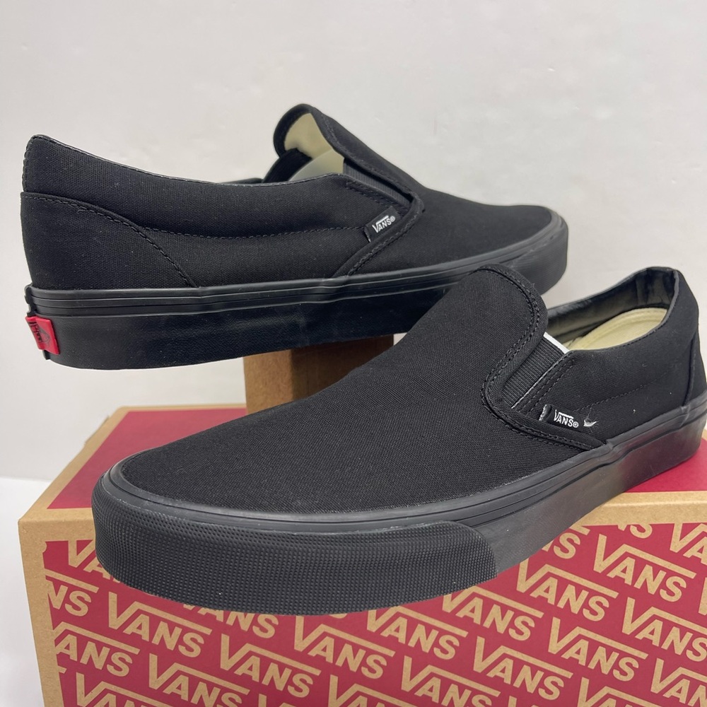 Vans WMNS Classic Black Slip-On Sneakers
Black/Black
VN000EYEBKA - Picture 16 of 16